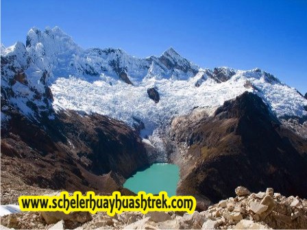 Laguna Arhuaycocha, Nevados Pucahirca y Rinrijirca